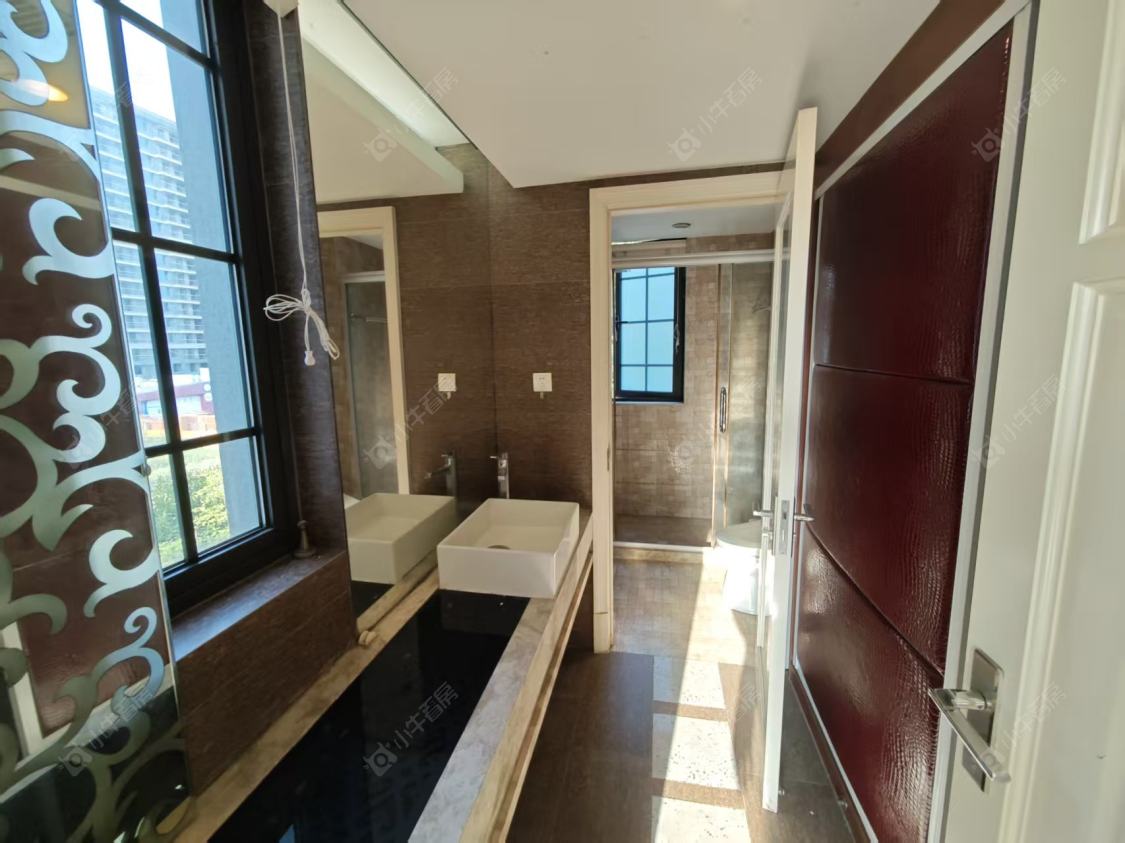 上海爱法奥朗新庄园在售二手房源小区图_小牛看房