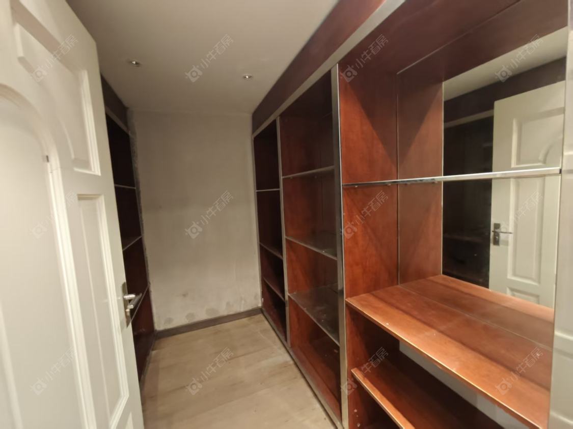 上海爱法奥朗新庄园在售二手房源小区图_小牛看房