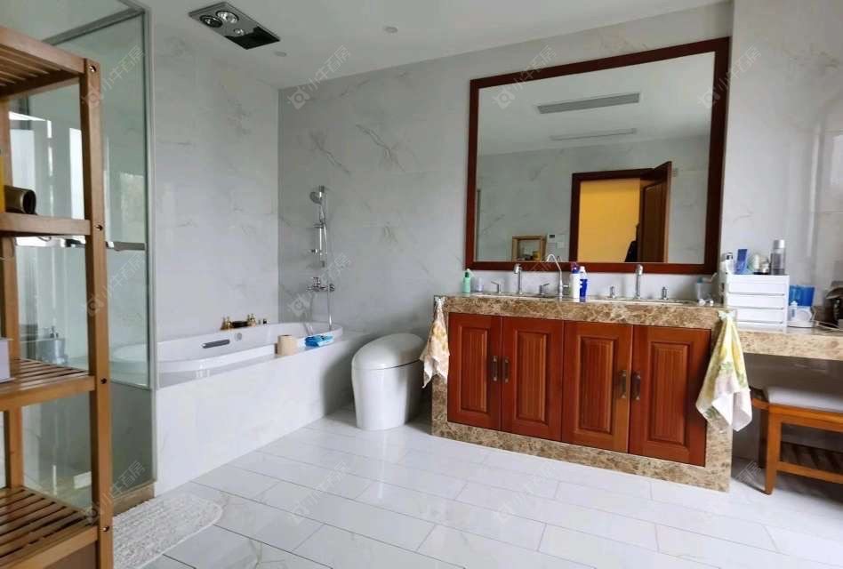 上海万科琥珀郡园别墅区在售二手房源小区图_小牛看房