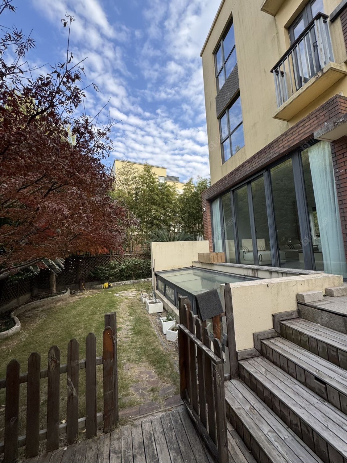 上海凯德林茵湖畔东区别墅区在售二手房源小区图_小牛看房