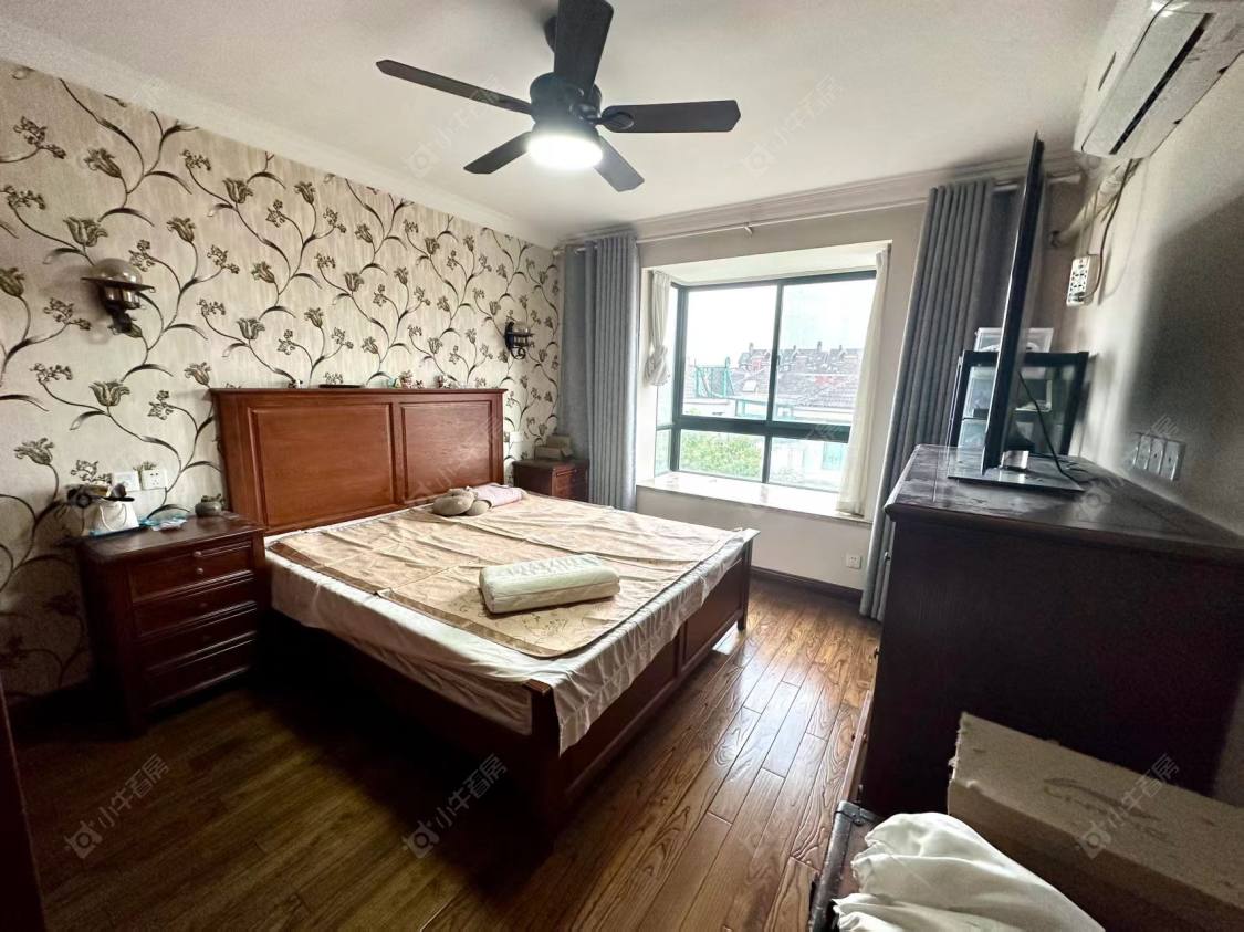 上海美兰湖颐景园在售二手房源小区图_小牛看房