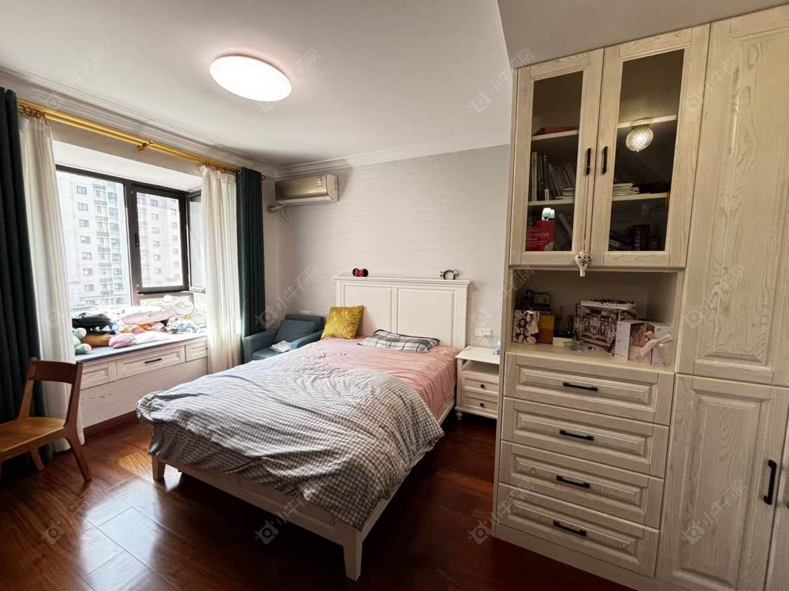 上海绿地新里波洛克公馆在售二手房源小区图_小牛看房