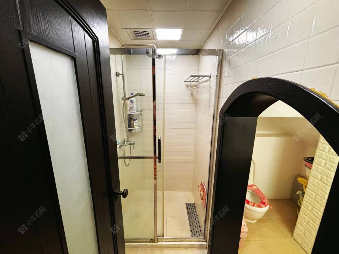 上海美兰湖岭域在售二手房源小区图_小牛看房