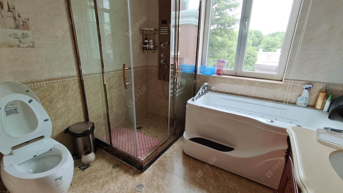 上海美兰湖别墅在售二手房源小区图_小牛看房