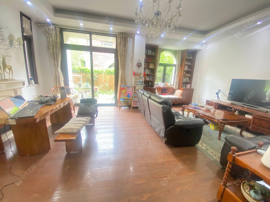 上海万科琥珀郡园别墅区在售二手房源小区图_小牛看房