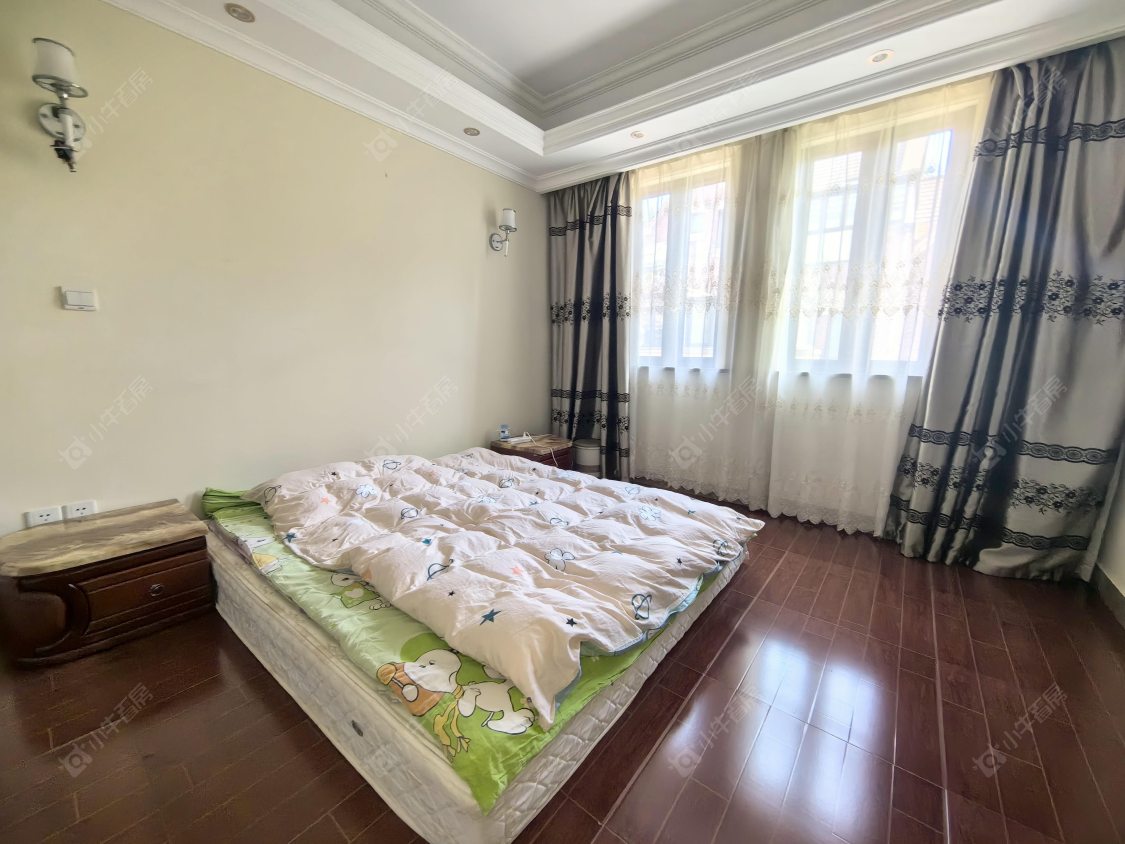 上海万科琥珀郡园别墅区在售二手房源小区图_小牛看房