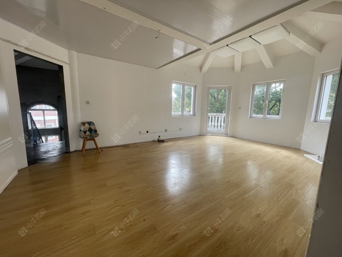 上海美兰湖别墅在售二手房源小区图_小牛看房