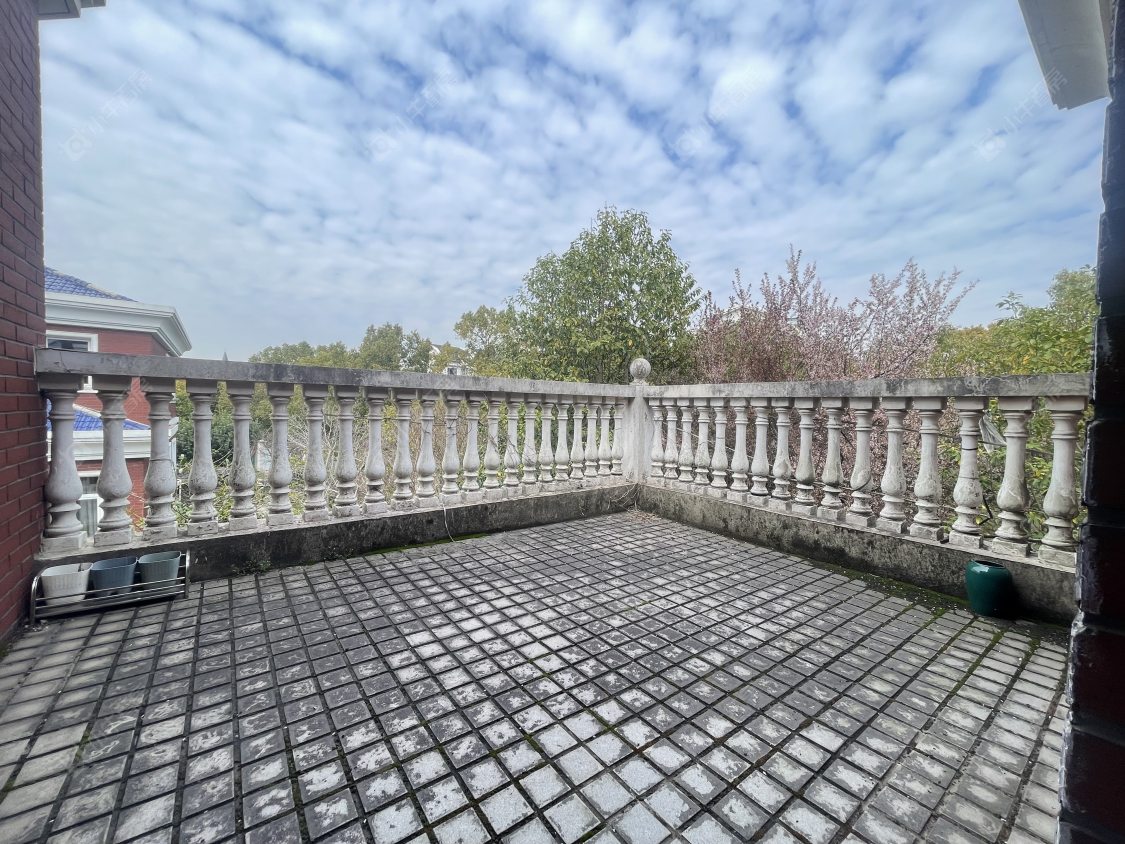 上海美兰湖别墅在售二手房源小区图_小牛看房