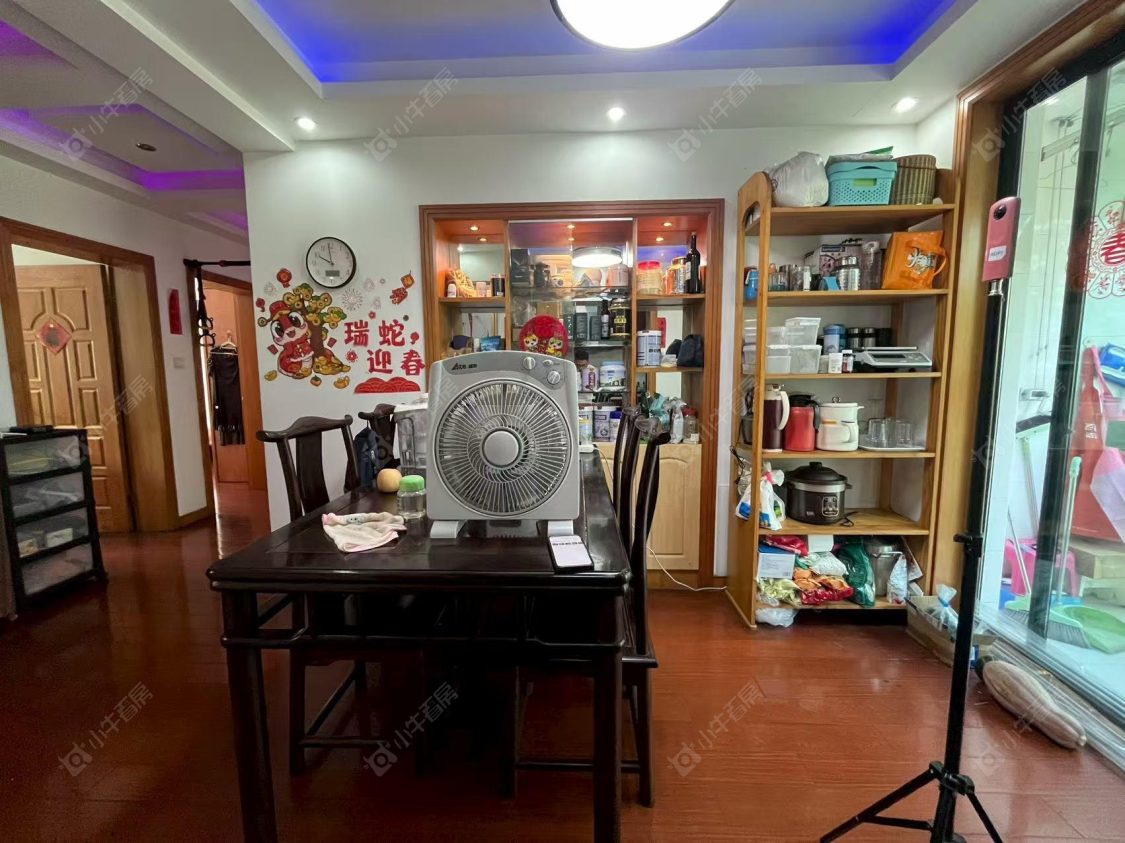 上海美兰湖颐景园在售二手房源小区图_小牛看房