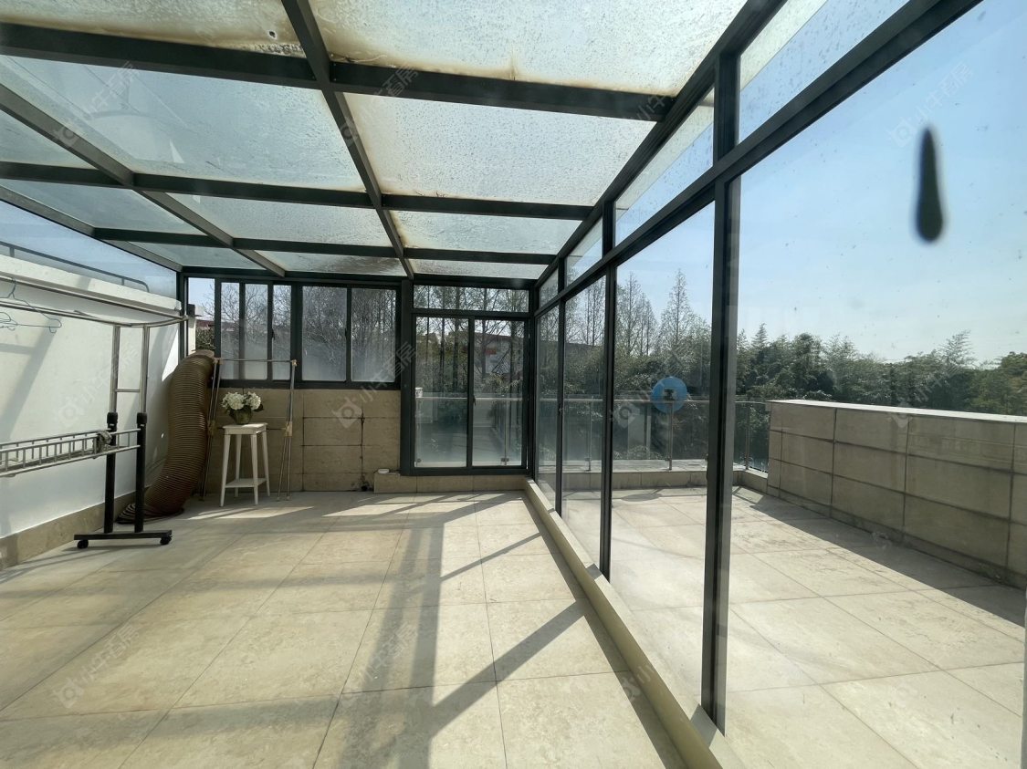 上海凯德林茵湖畔东区别墅区在售二手房源小区图_小牛看房