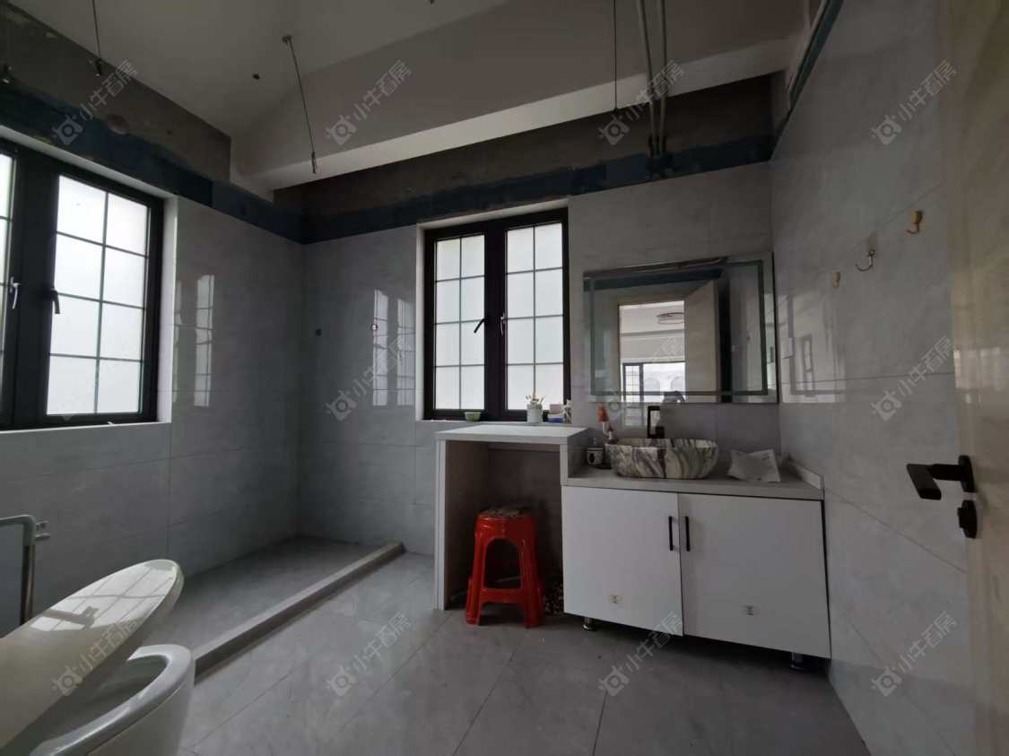 上海爱法奥朗新庄园在售二手房源小区图_小牛看房