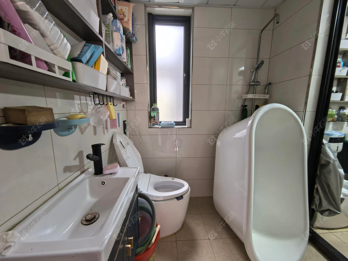 上海美兰湖岭域在售二手房源小区图_小牛看房