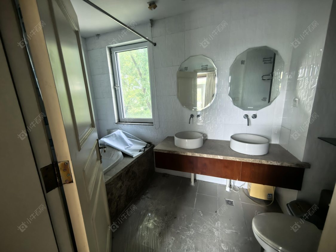 上海美兰湖别墅在售二手房源小区图_小牛看房