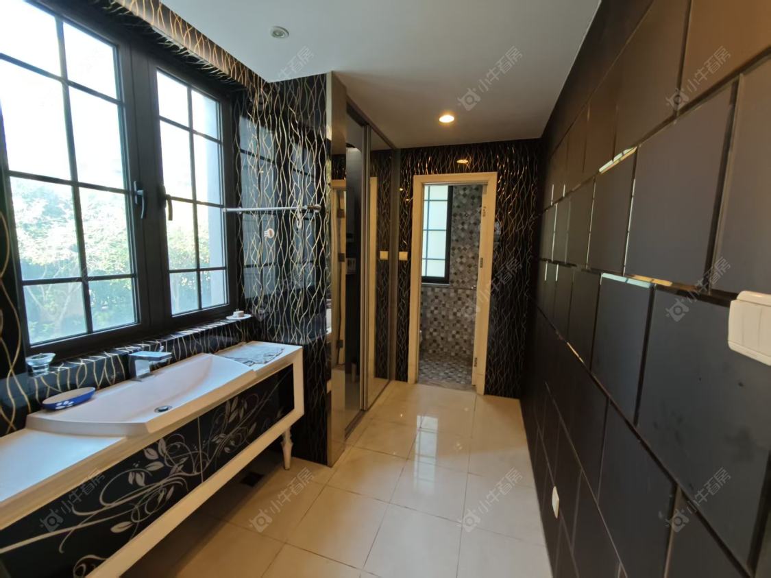 上海爱法奥朗新庄园在售二手房源小区图_小牛看房