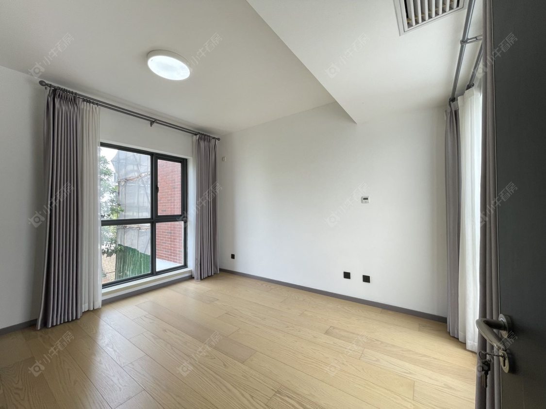 上海凯德林茵湖畔东区别墅区在售二手房源小区图_小牛看房