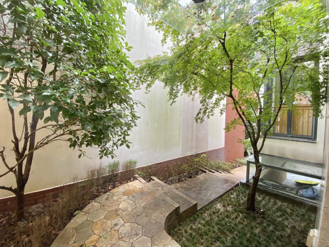 上海凯德林茵湖畔东区别墅区在售二手房源小区图_小牛看房