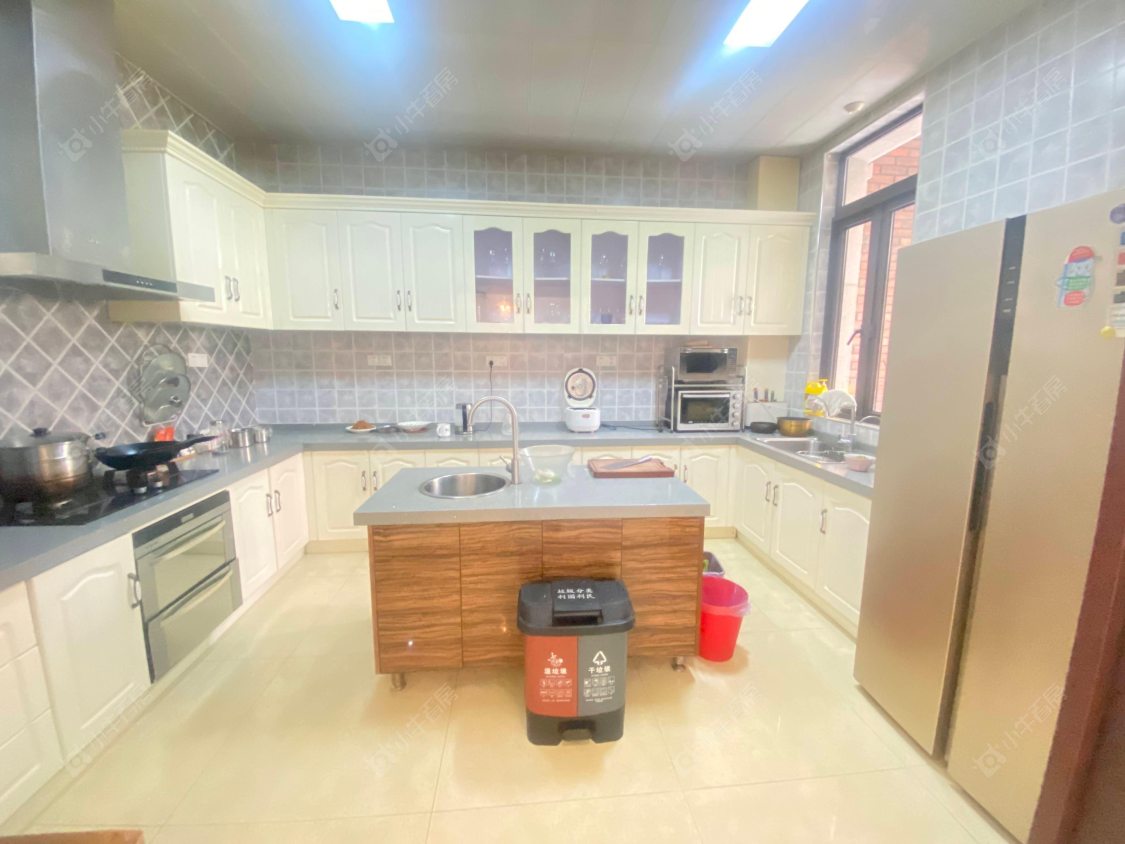 上海万科琥珀郡园别墅区在售二手房源小区图_小牛看房