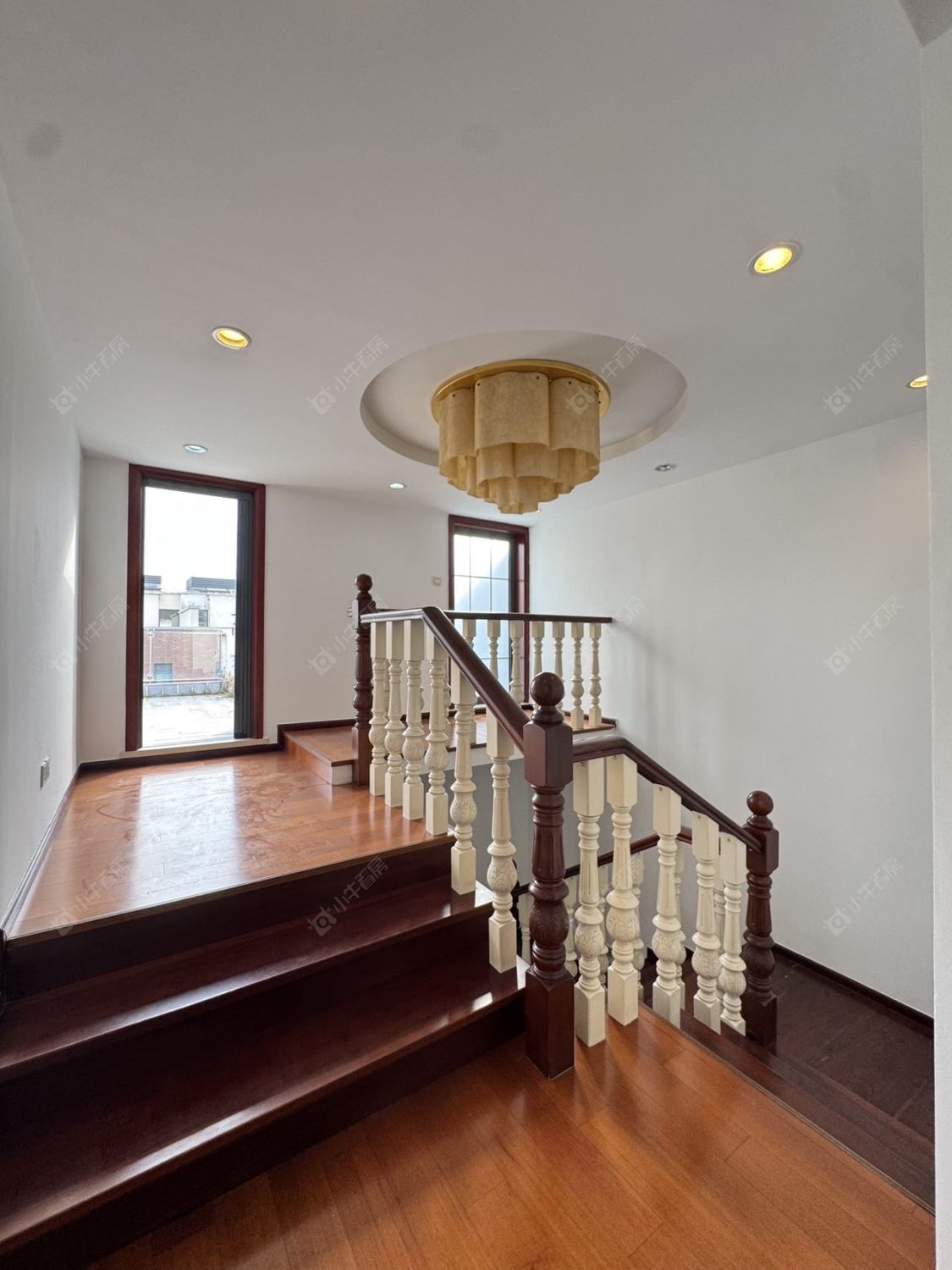 上海凯德林茵湖畔东区别墅区在售二手房源小区图_小牛看房