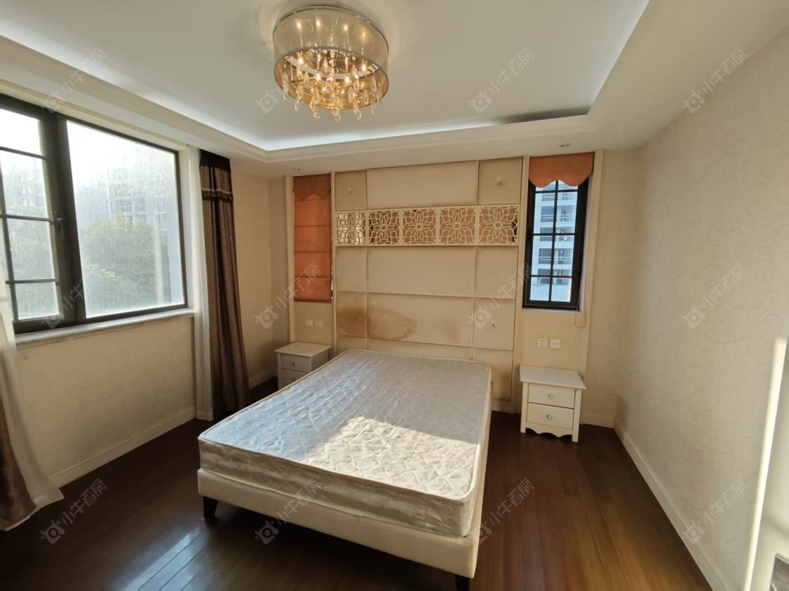 上海爱法奥朗新庄园在售二手房源小区图_小牛看房