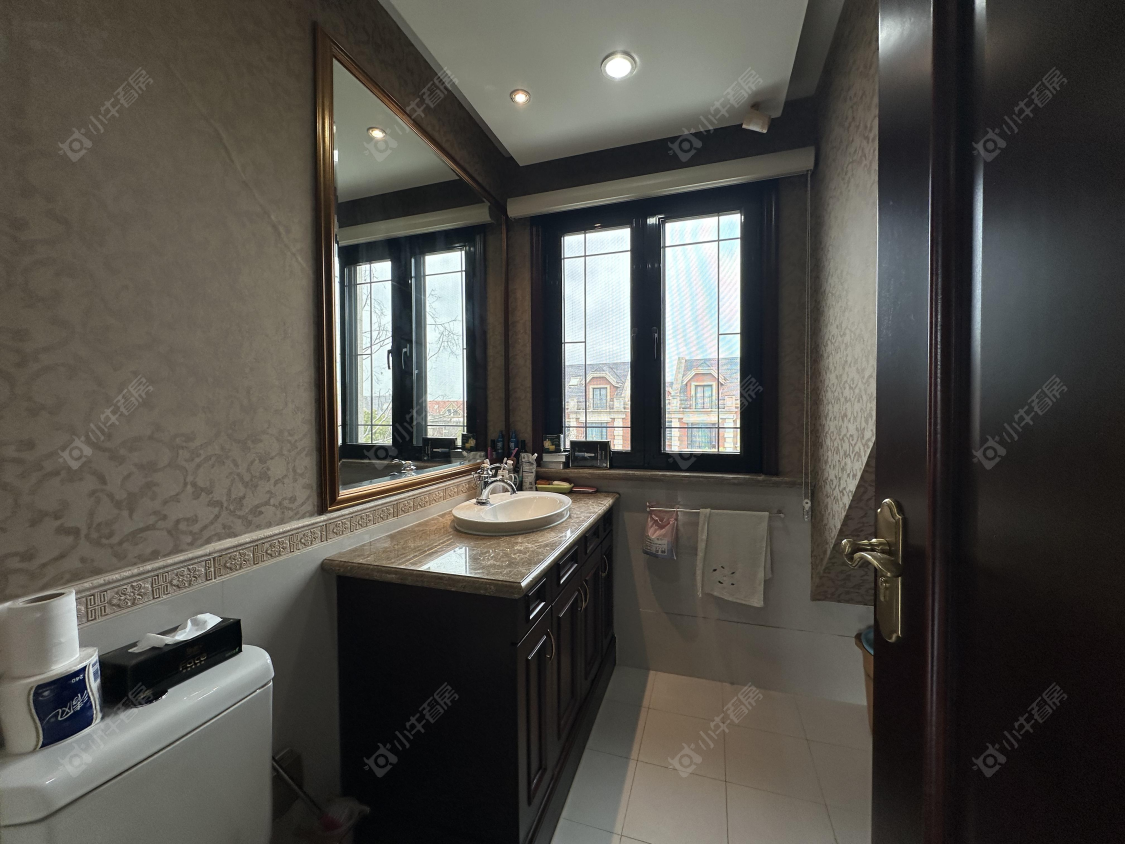 上海美兰湖花园别墅区在售二手房源小区图_小牛看房