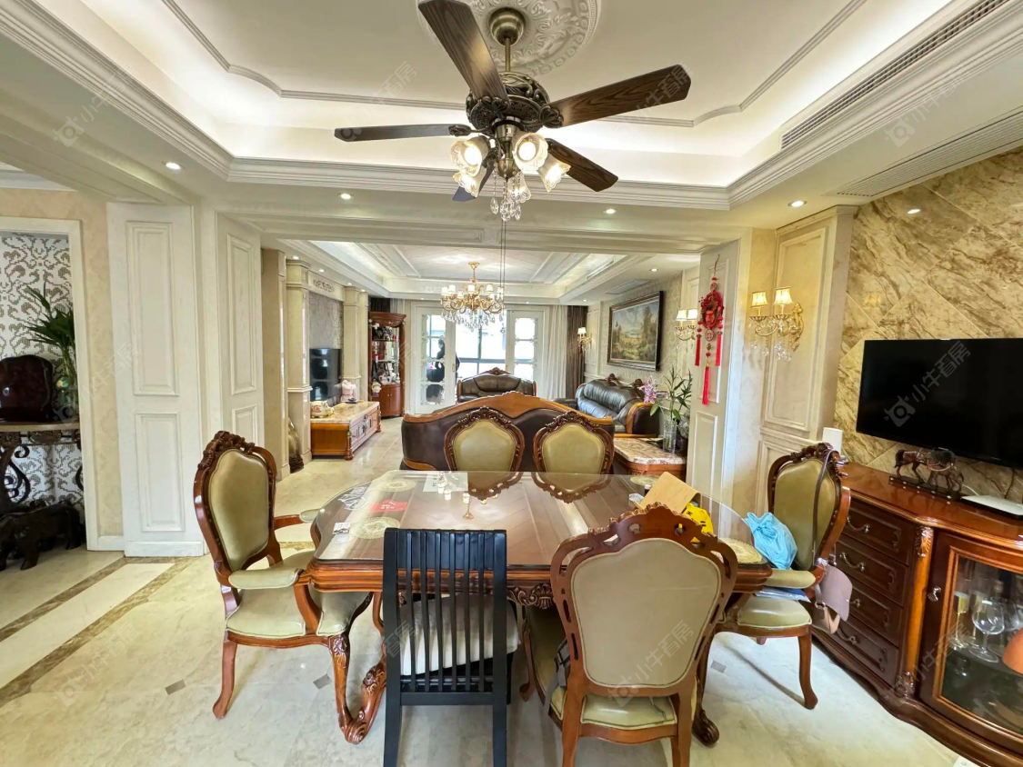 上海美兰湖岭域在售二手房源小区图_小牛看房