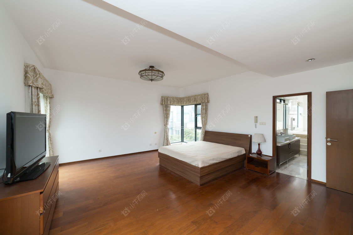 上海凯德林茵湖畔西区别墅区在售二手房源室内图_小牛看房