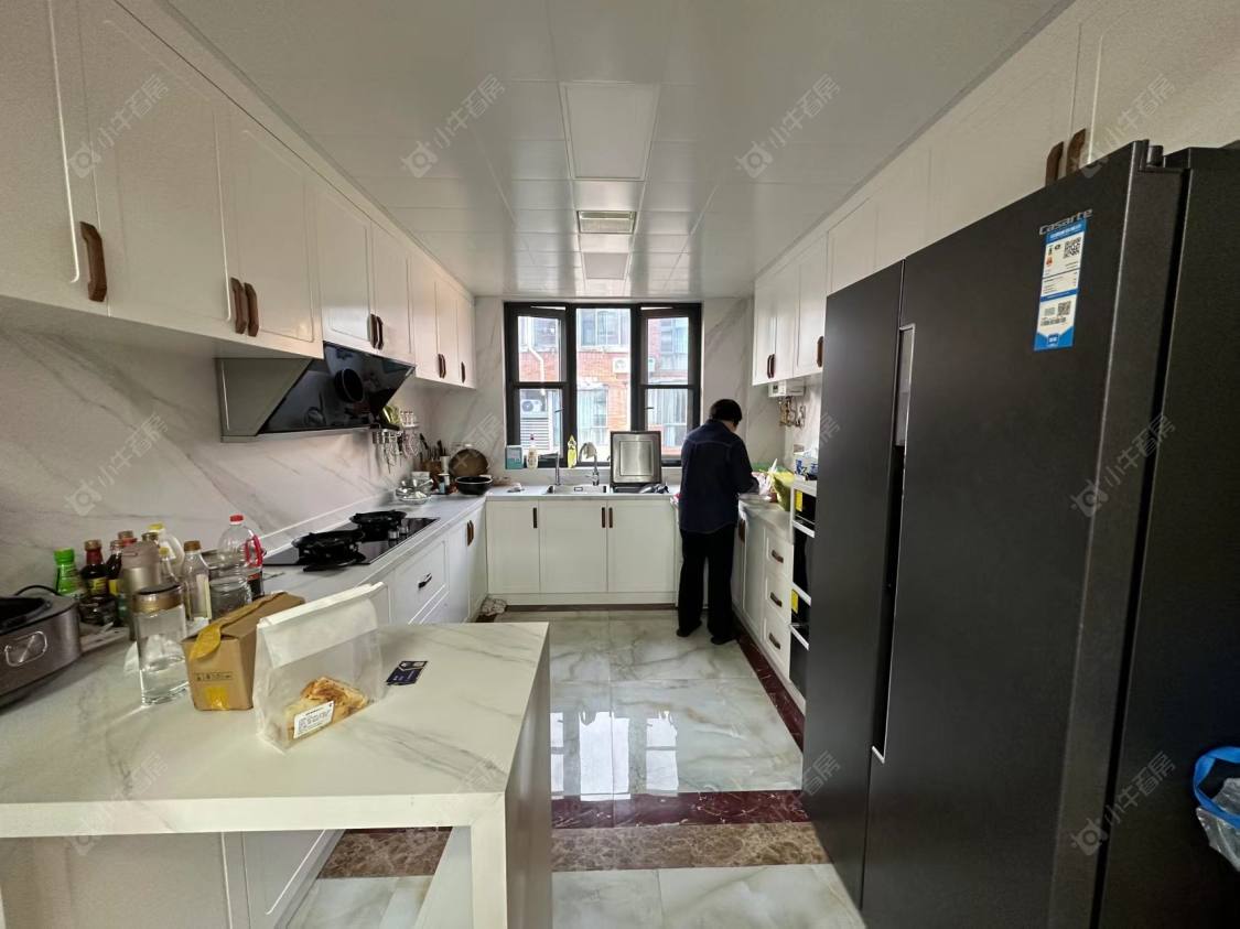 上海美兰湖岭域在售二手房源小区图_小牛看房