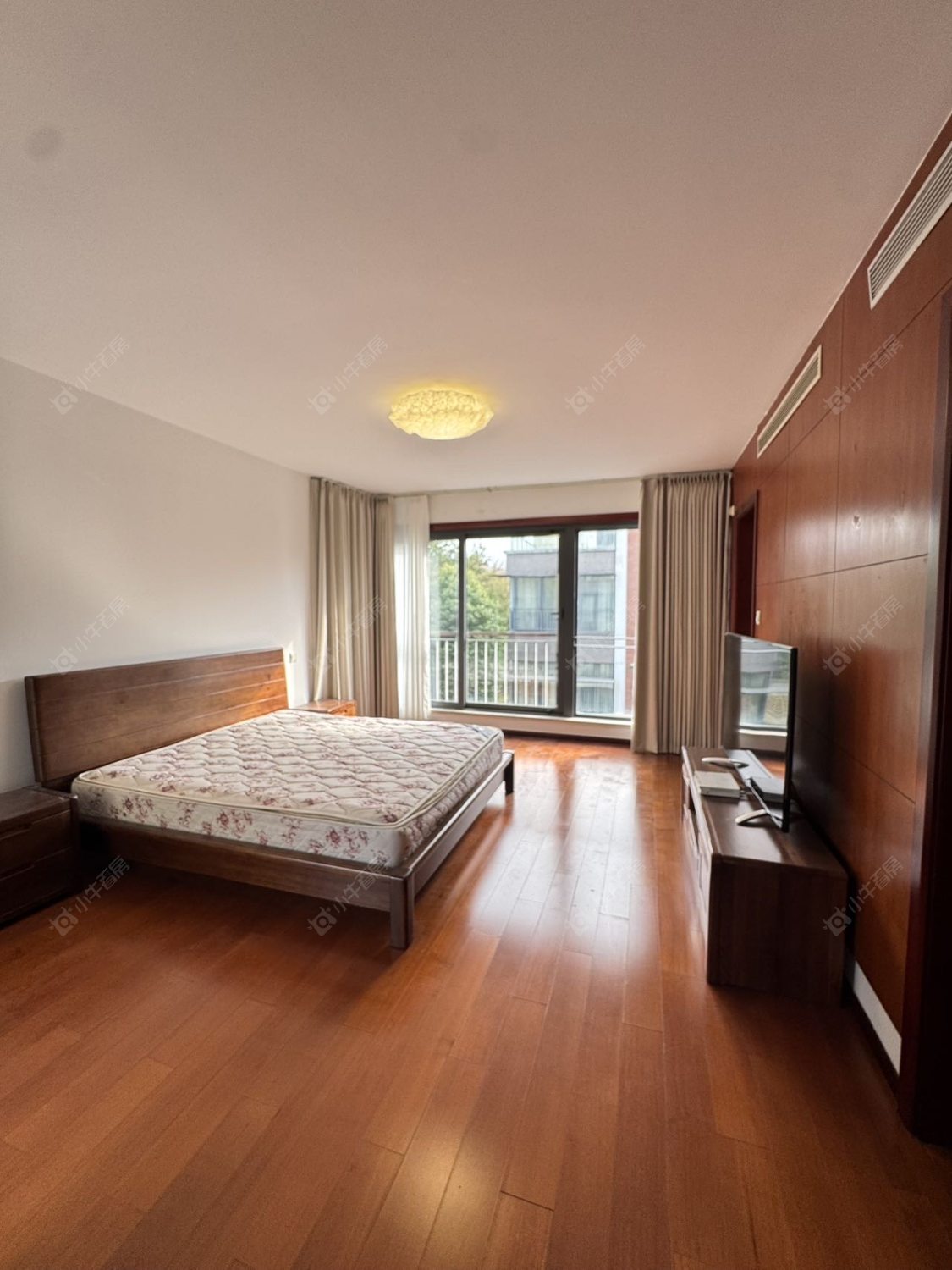 上海凯德林茵湖畔东区别墅区在售二手房源小区图_小牛看房