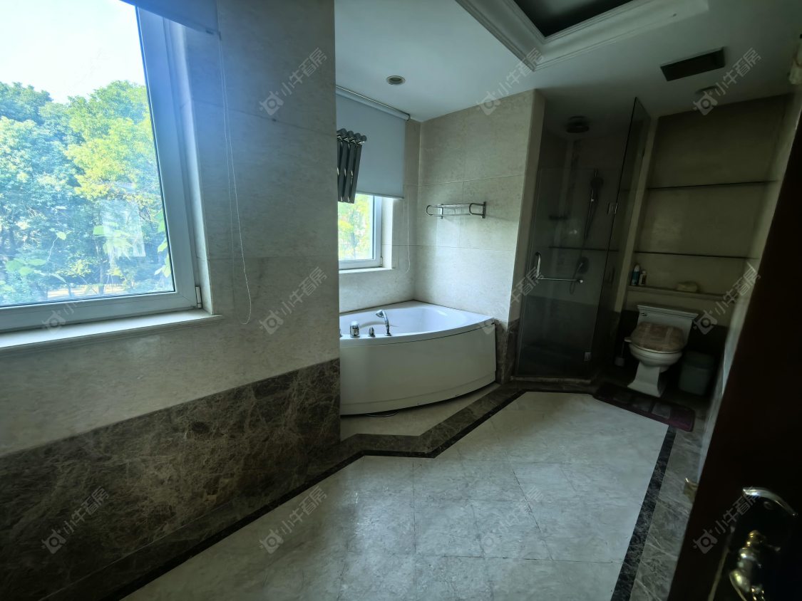 上海美兰湖别墅在售二手房源小区图_小牛看房