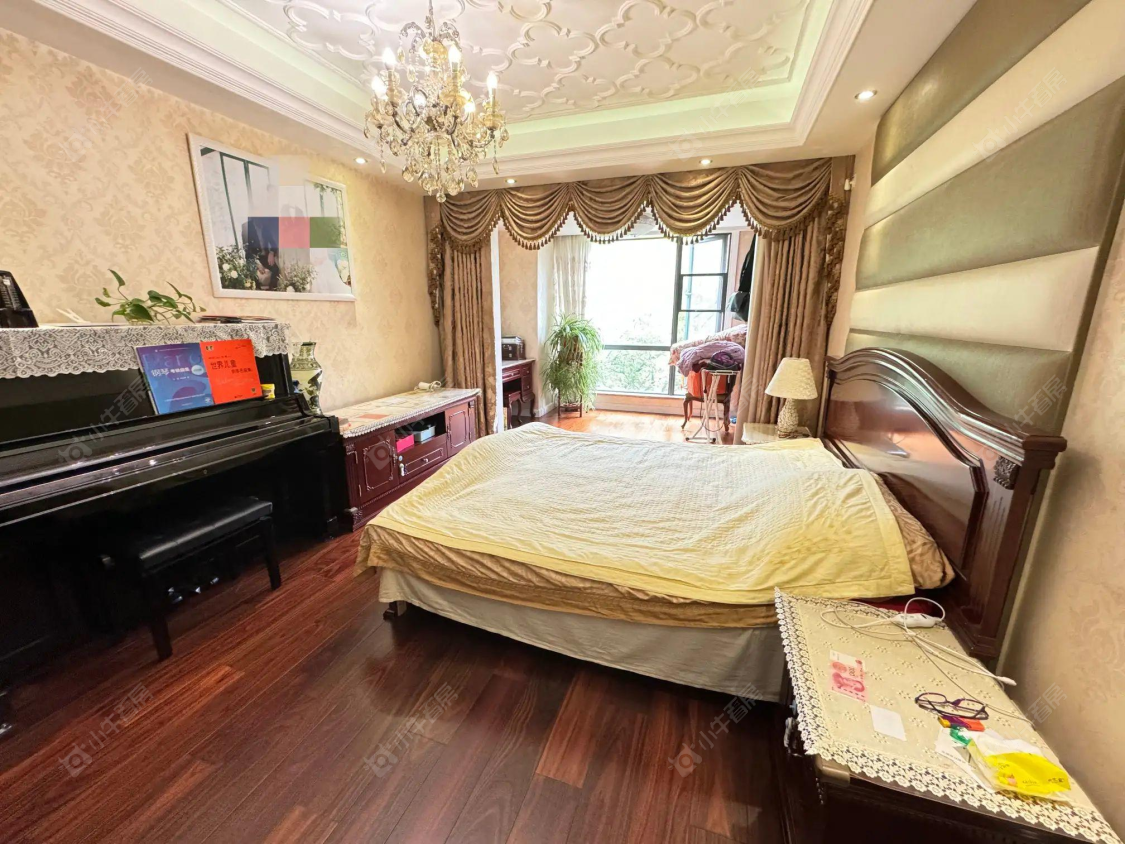 上海美兰湖岭域在售二手房源小区图_小牛看房