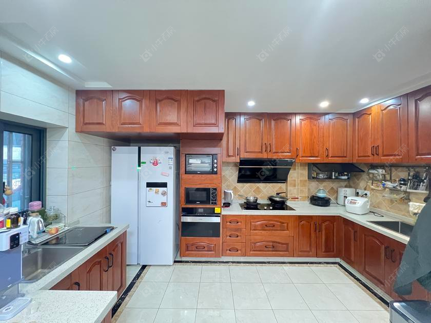 上海美兰湖岭域在售二手房源小区图_小牛看房