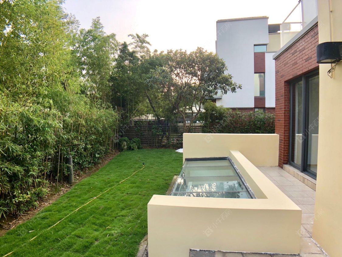 上海凯德林茵湖畔东区别墅区在售二手房源小区图_小牛看房