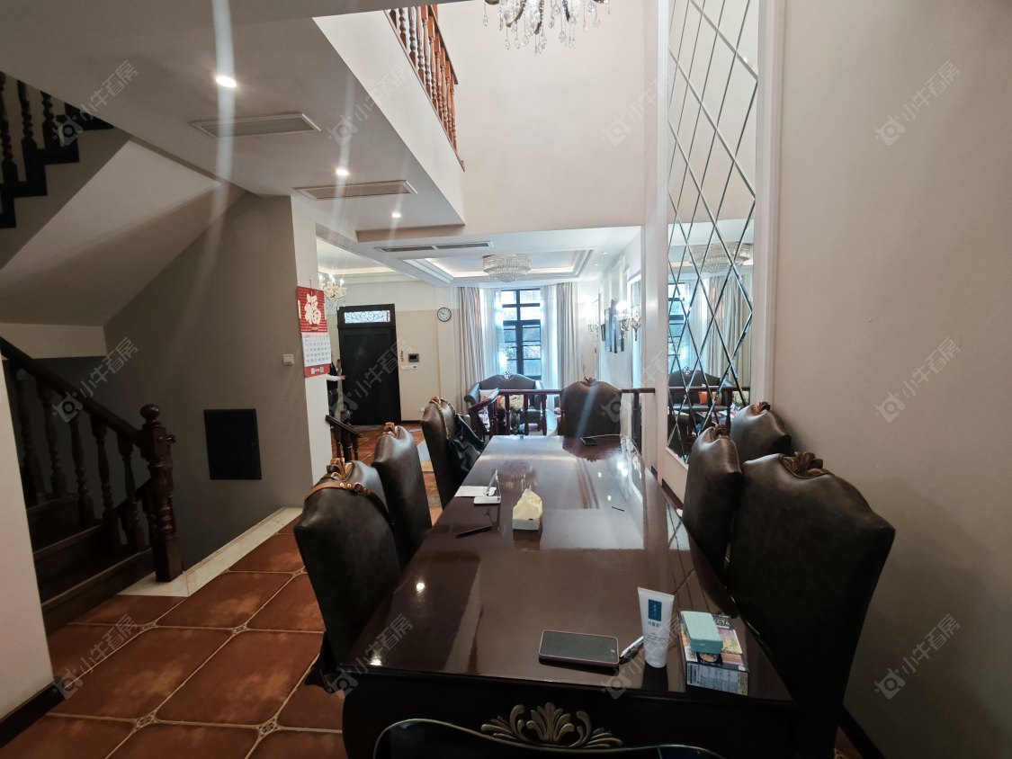 长泰东郊御园别墅区房源小区图 上海长泰东郊御园别墅区在售二手房源小区图_小牛看房