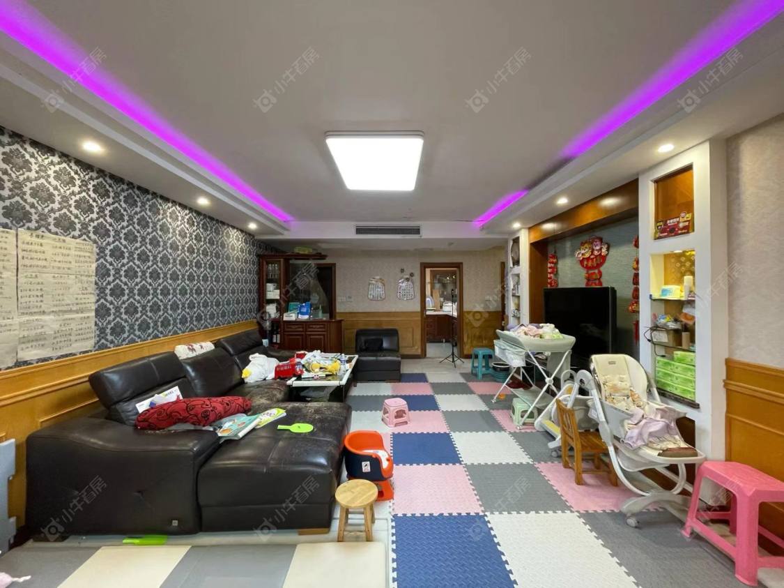 上海美兰湖颐景园在售二手房源小区图_小牛看房