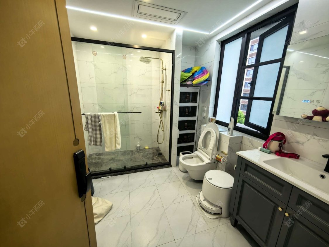 上海璟储新和湾别墅区在售二手房源小区图_小牛看房