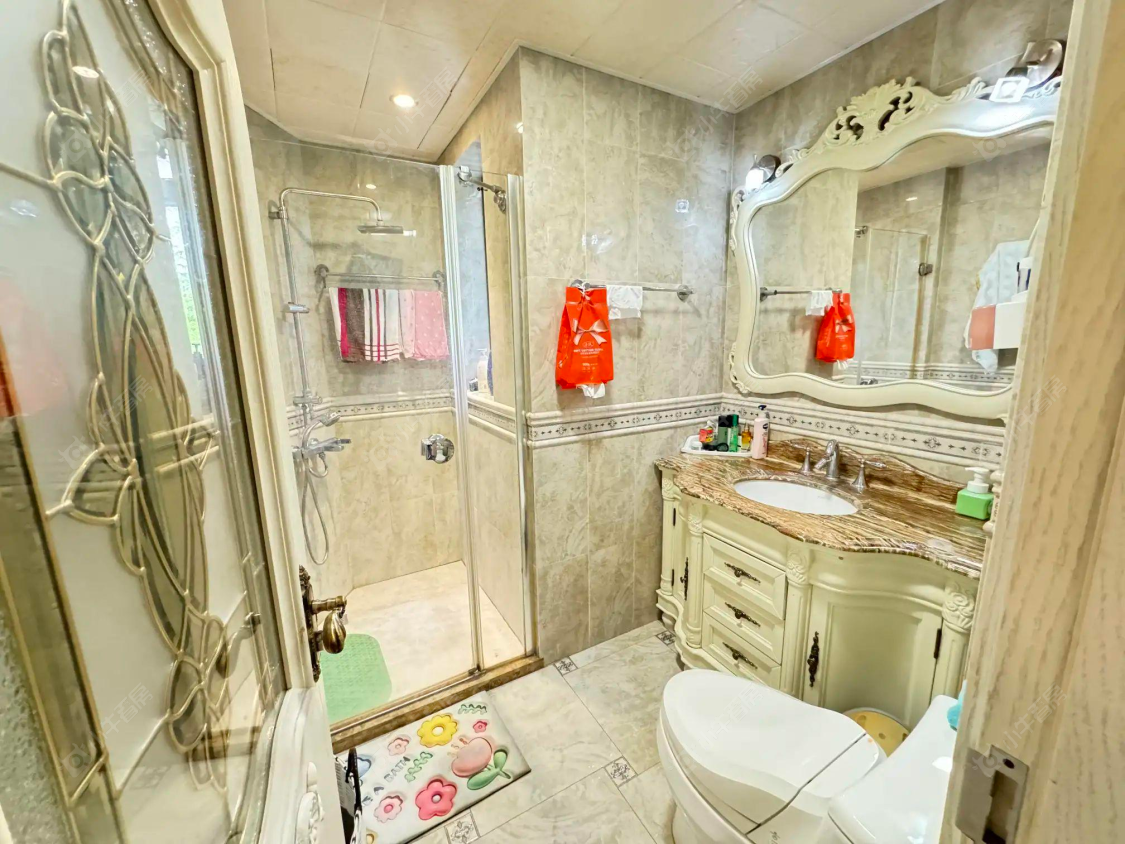 上海美兰湖岭域在售二手房源小区图_小牛看房