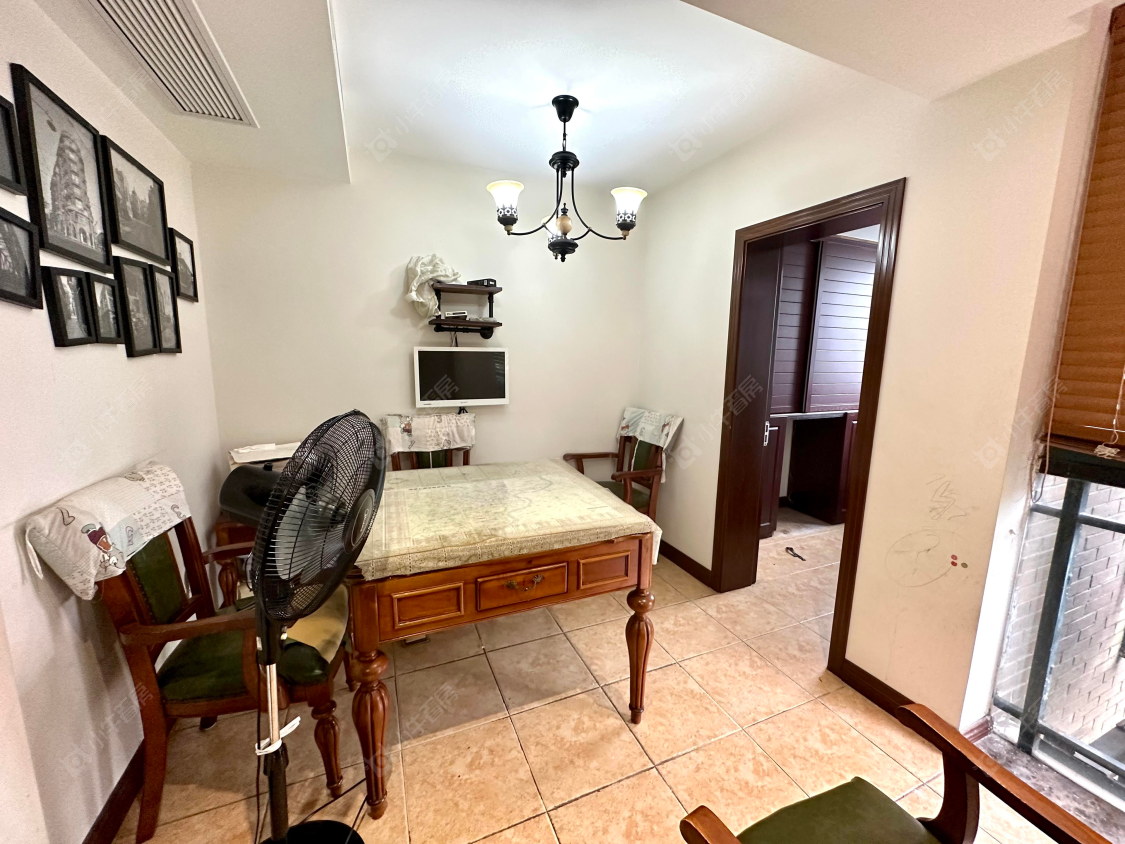 上海美兰湖颐景园在售二手房源小区图_小牛看房