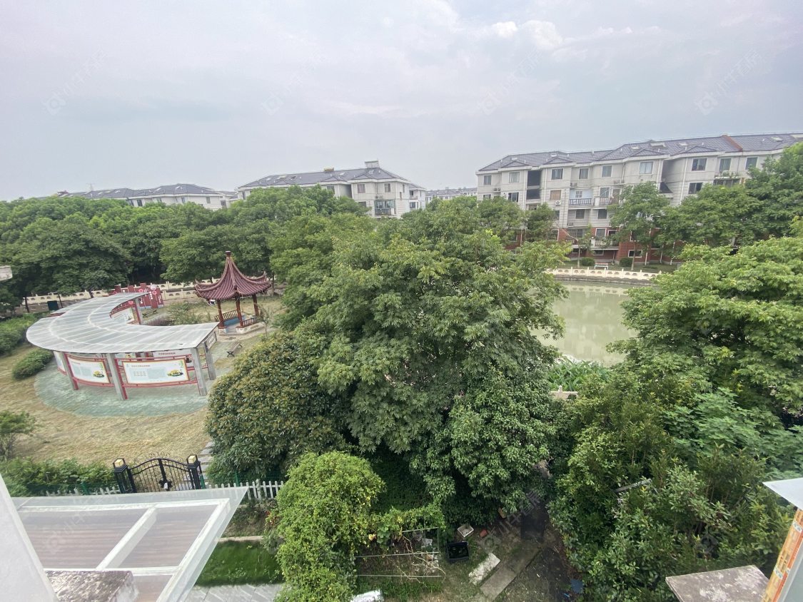 上海恬润新苑别墅区在售二手房源室内图_小牛看房