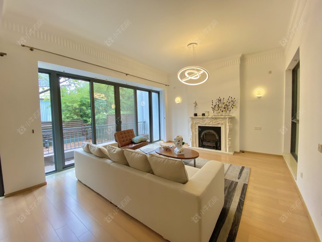 上海凯德林茵湖畔东区别墅区在售二手房源小区图_小牛看房