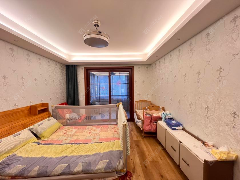 上海美兰湖岭域在售二手房源小区图_小牛看房