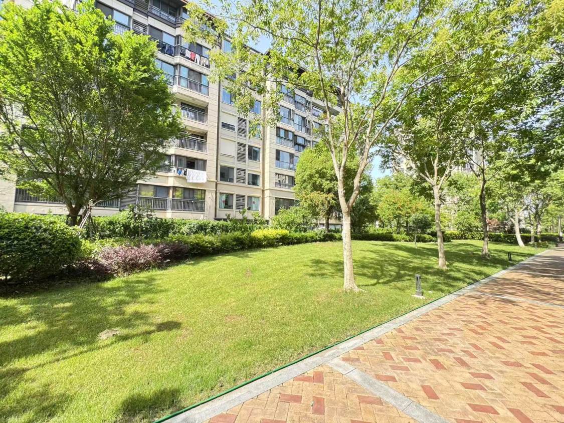 上海绿地新里波洛克公馆在售二手房源室内图_小牛看房