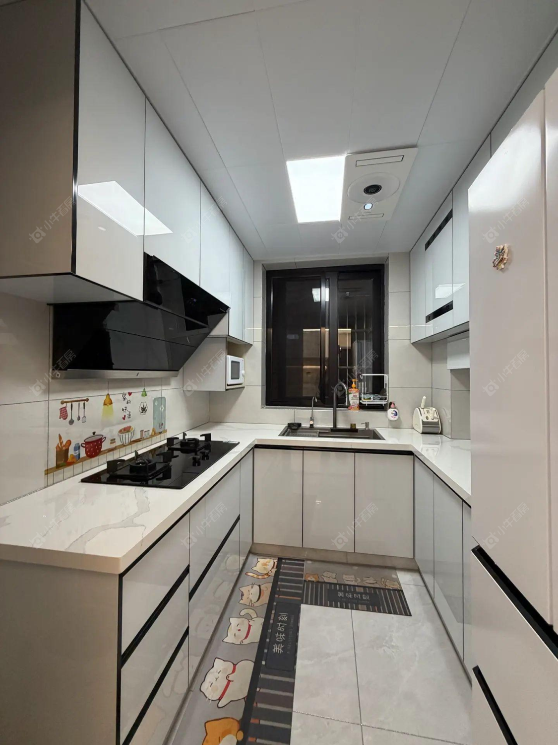 上海美兰湖岭域在售二手房源小区图_小牛看房