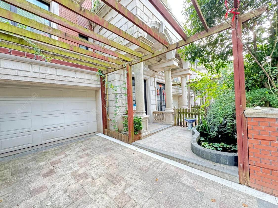 上海美兰湖花园别墅区在售二手房源小区图_小牛看房