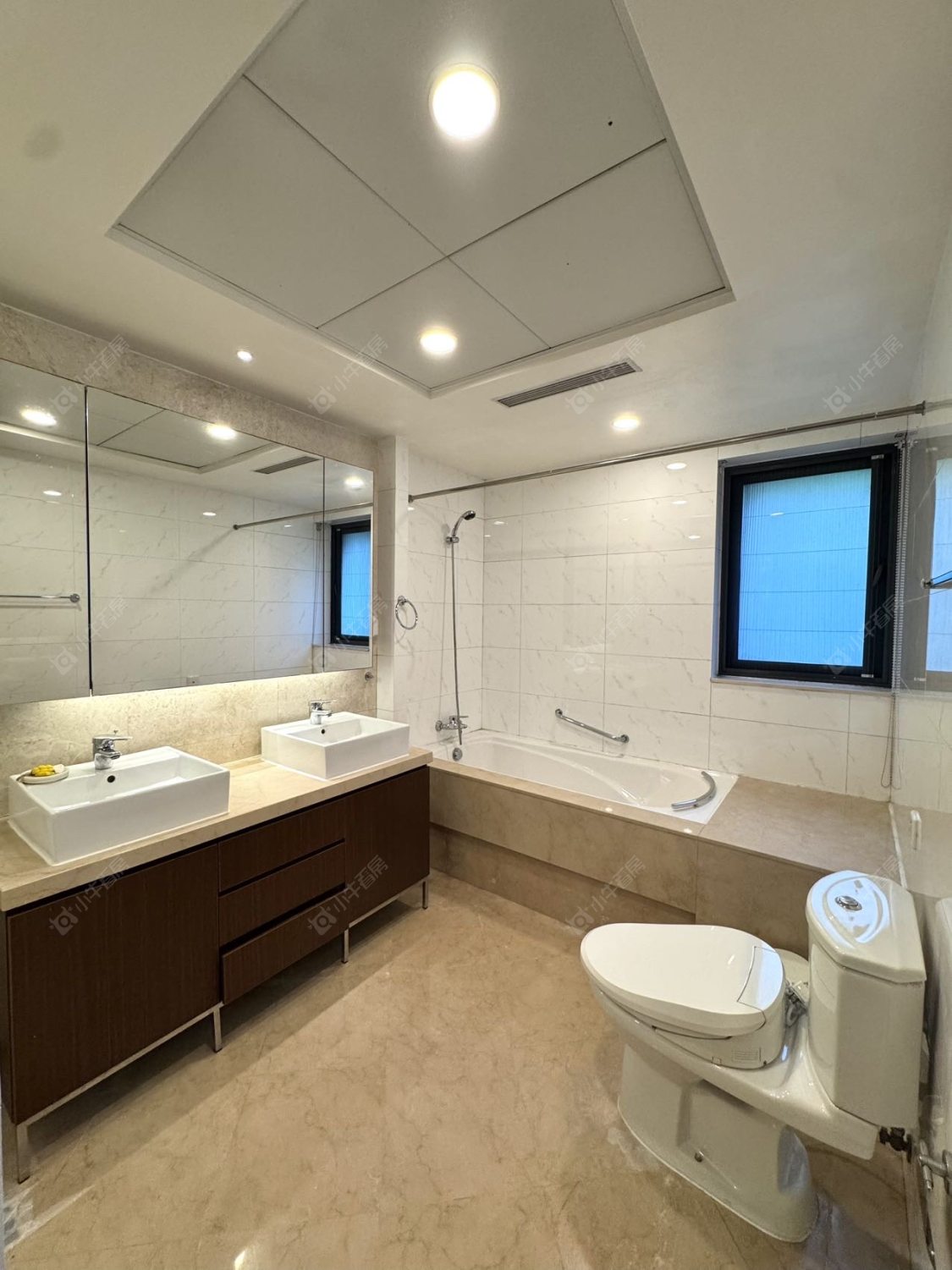 上海凯德林茵湖畔东区别墅区在售二手房源小区图_小牛看房