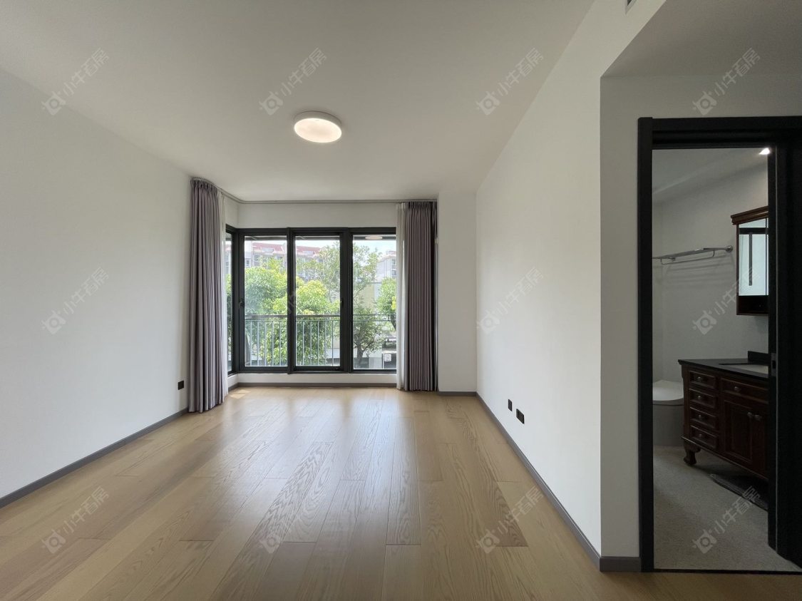 上海凯德林茵湖畔东区别墅区在售二手房源小区图_小牛看房