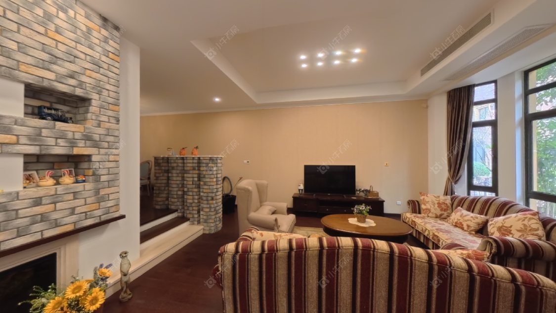 上海长泰东郊御园别墅区在售二手房源小区图_小牛看房