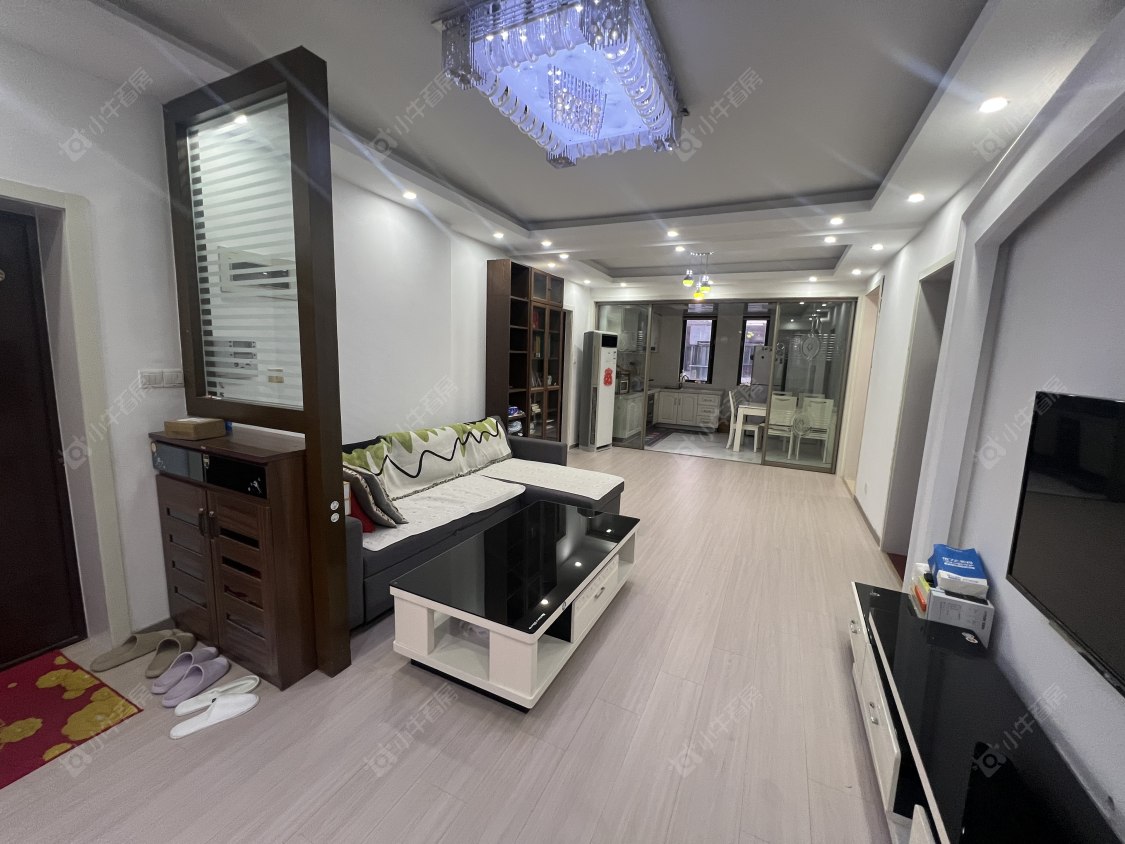 上海顺驰美兰湖在售二手房源小区图_小牛看房