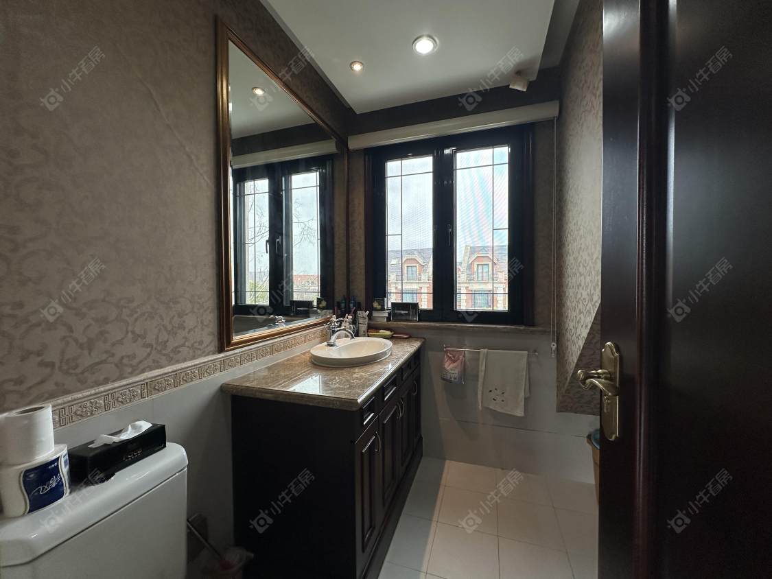 上海美兰湖花园别墅区在售二手房源小区图_小牛看房