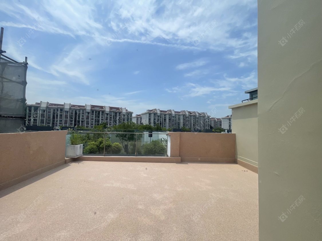 上海凯德林茵湖畔东区别墅区在售二手房源小区图_小牛看房