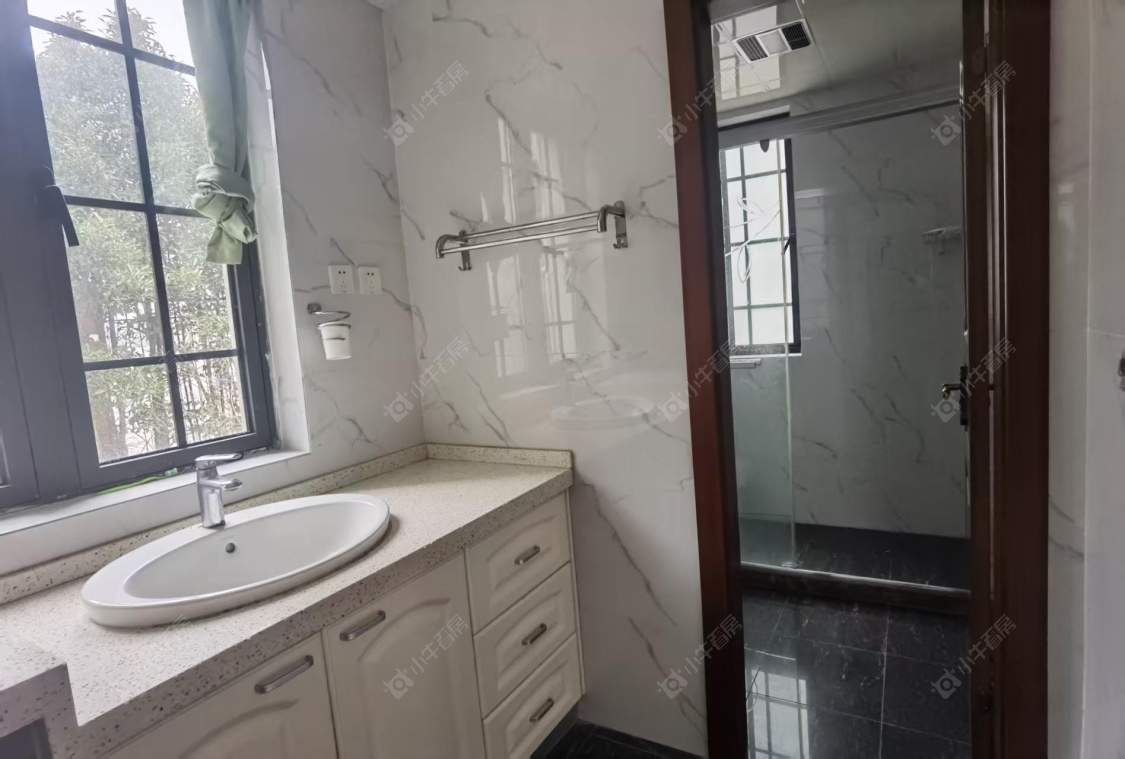 上海爱法奥朗新庄园在售二手房源小区图_小牛看房